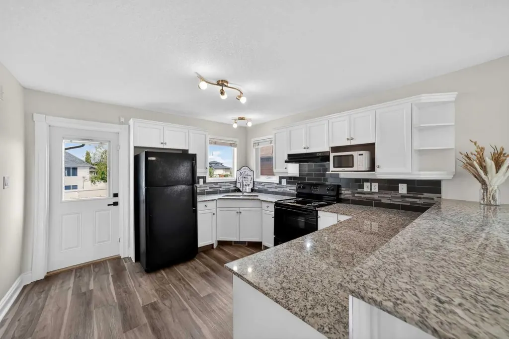 801 Mt Sundance Lane W Lethbridge AB T1J 0T0