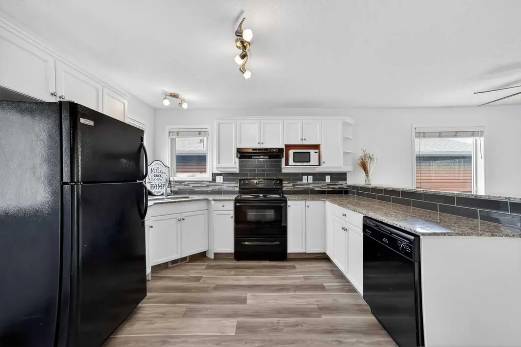 801 Mt Sundance Lane W Lethbridge AB T1J 0T0