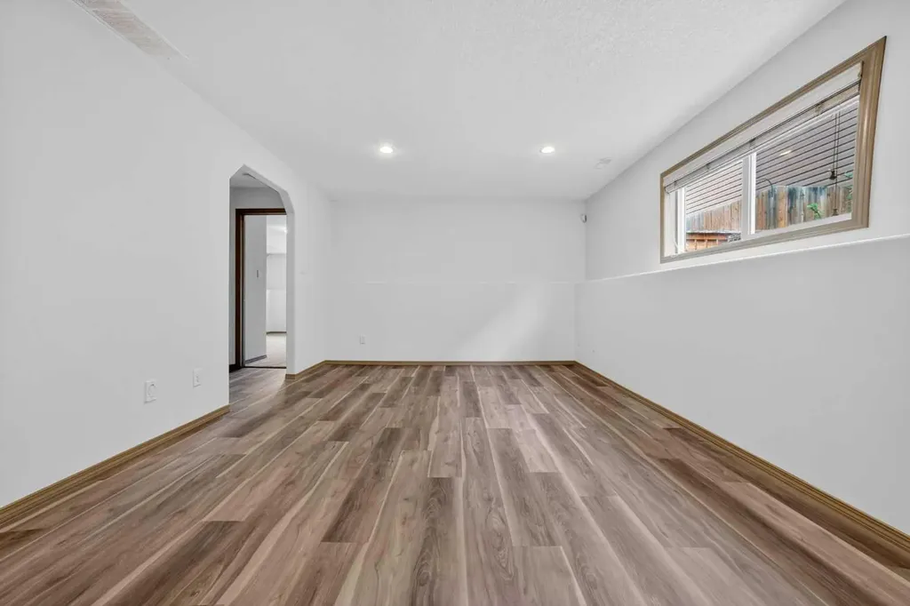 801 Mt Sundance Lane W Lethbridge AB T1J 0T0
