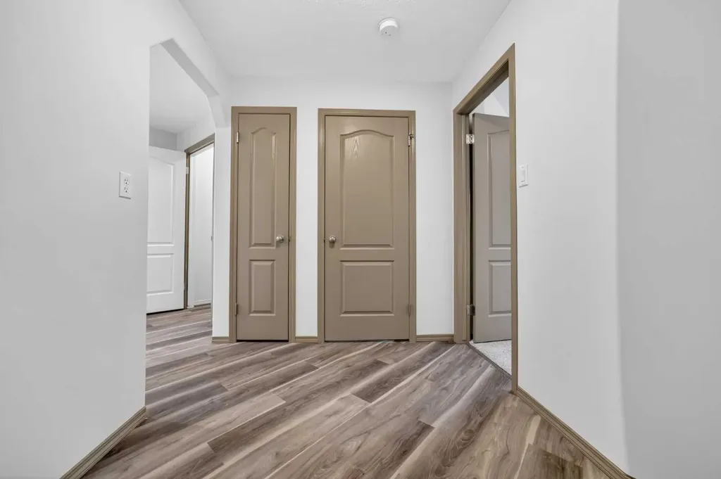 801 Mt Sundance Lane W Lethbridge AB T1J 0T0