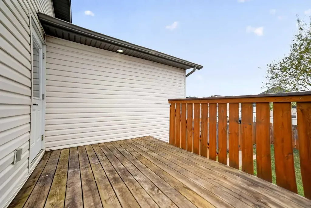 801 Mt Sundance Lane W Lethbridge AB T1J 0T0