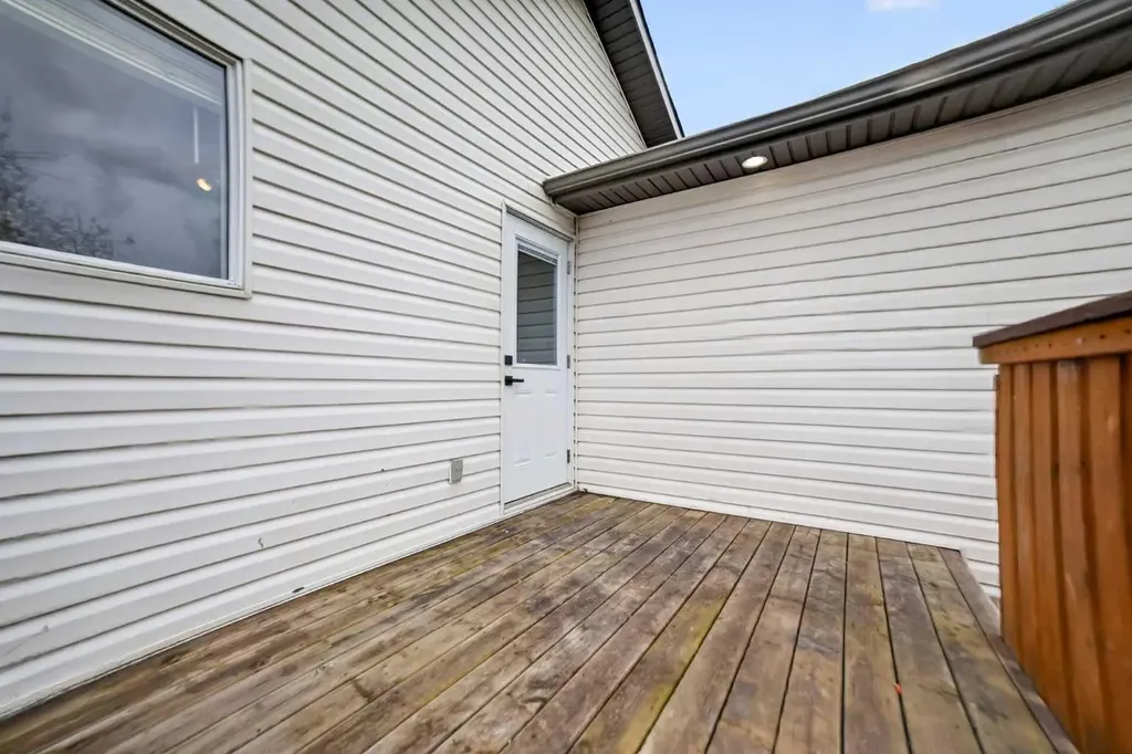 801 Mt Sundance Lane W Lethbridge AB T1J 0T0