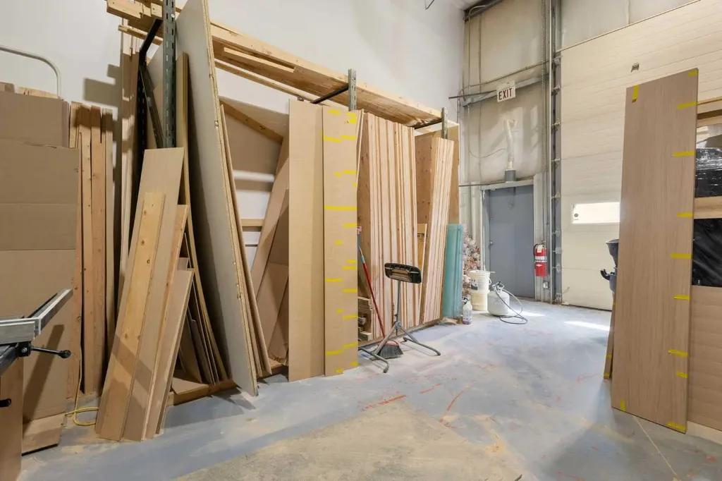 7948 51 Street SE Calgary AB T2C 4R2