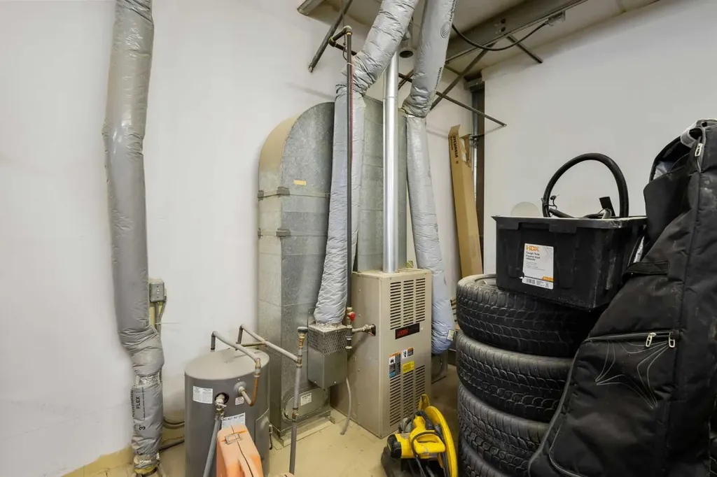 7948 51 Street SE Calgary AB T2C 4R2