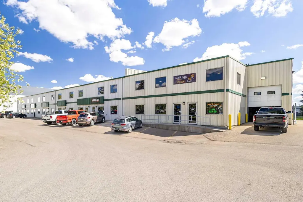 7948 51 Street SE Calgary AB T2C 4R2