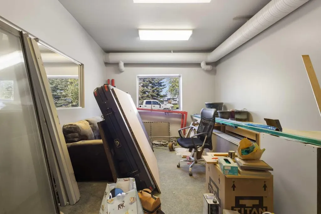 7948 51 Street SE Calgary AB T2C 4R2