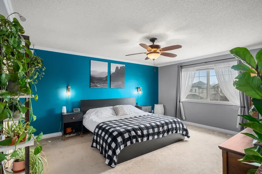 26 Somerset Crescent SW Calgary AB T2Y 3V7