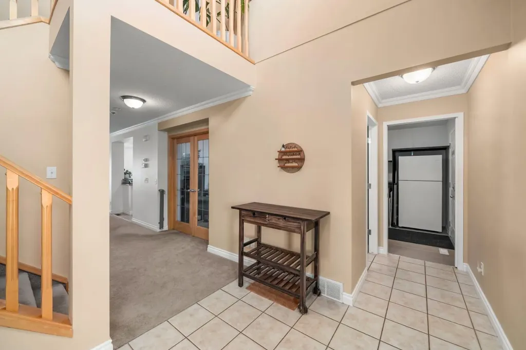 26 Somerset Crescent SW Calgary AB T2Y 3V7