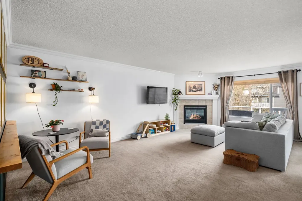 26 Somerset Crescent SW Calgary AB T2Y 3V7