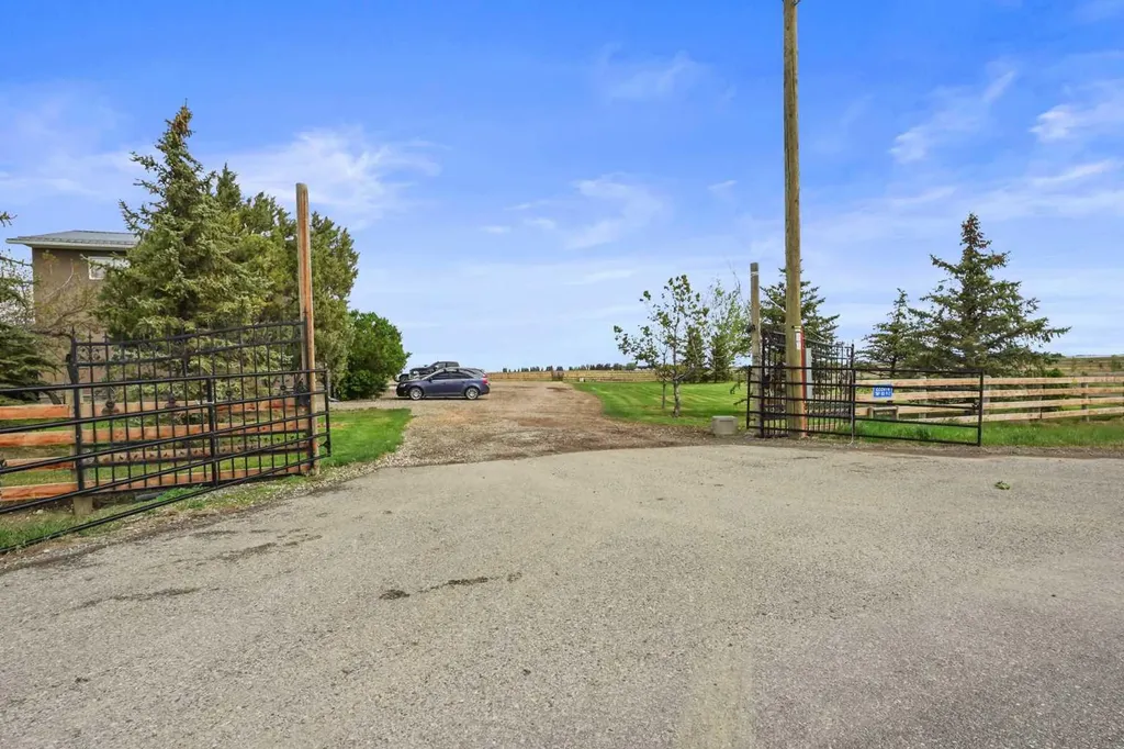 222076 Township Road 92 Coalhurst AB T0L 0V0