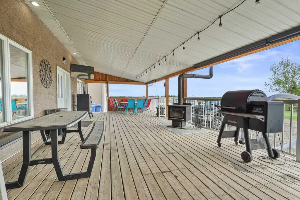 222076 Township Road 92 Coalhurst AB T0L 0V0