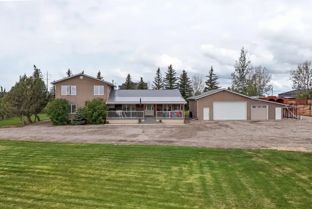 222076 Township Road 92 Coalhurst AB T0L 0V0