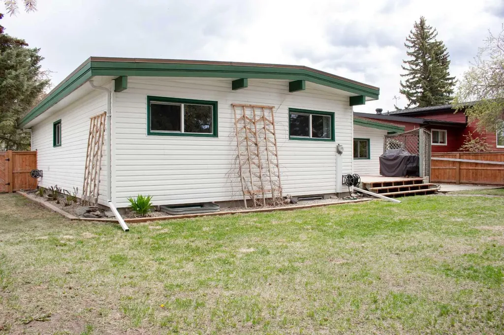 11316 102b Street Grande Prairie AB T8V 2Y2
