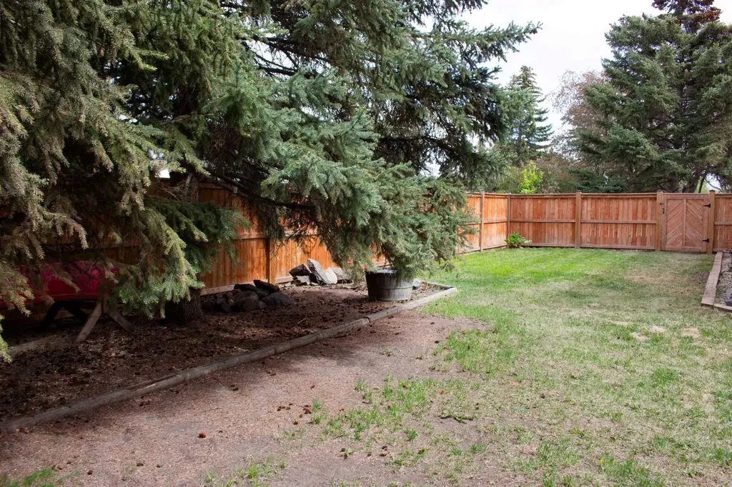 11316 102b Street Grande Prairie AB T8V 2Y2