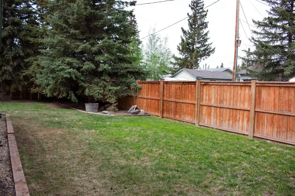 11316 102b Street Grande Prairie AB T8V 2Y2