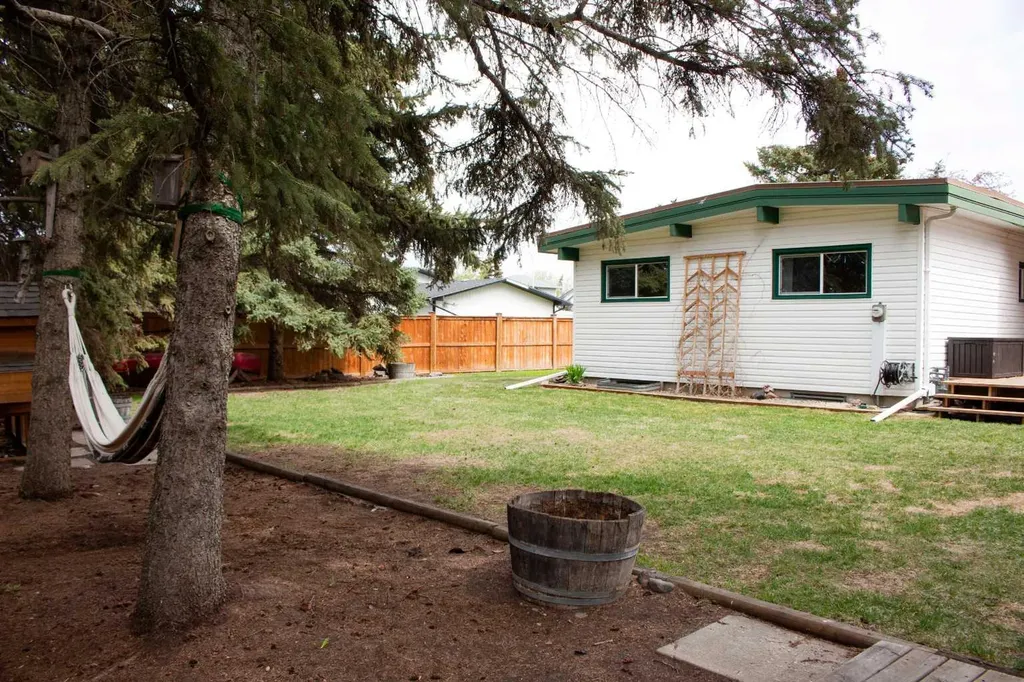 11316 102b Street Grande Prairie AB T8V 2Y2
