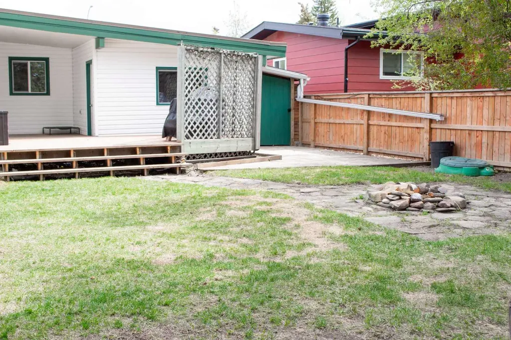 11316 102b Street Grande Prairie AB T8V 2Y2