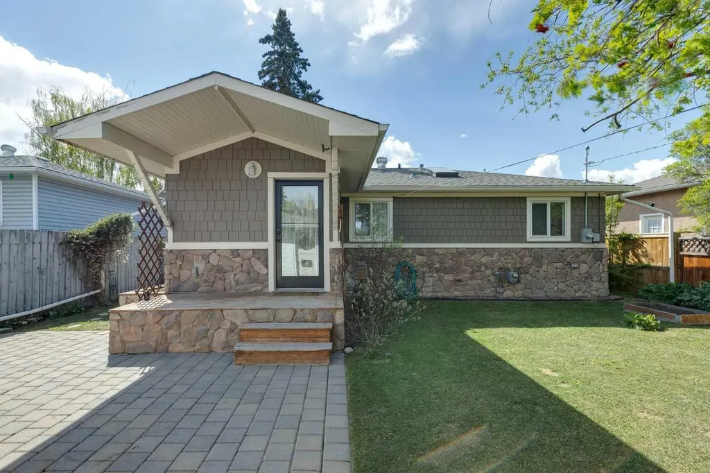 3912 77 Street NW Calgary AB T3B 2N5