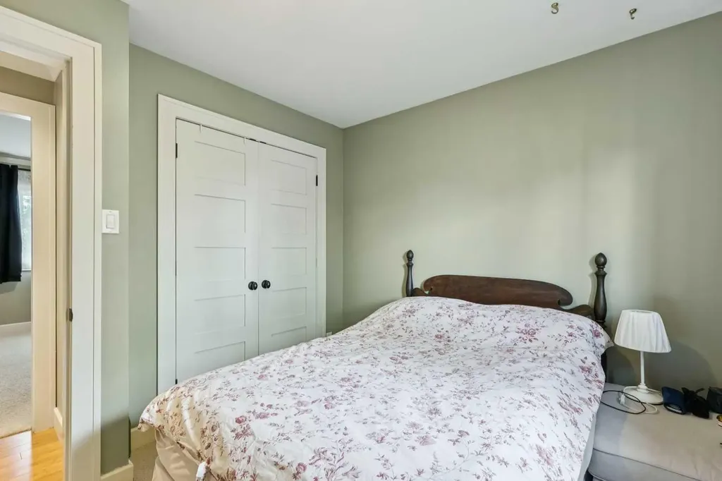 3912 77 Street NW Calgary AB T3B 2N5