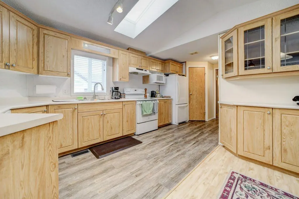 801 232 Street Hillcrest AB T0K 1C0