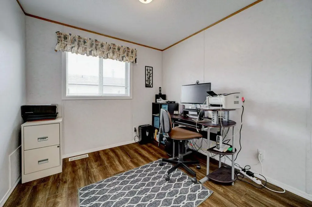 801 232 Street Hillcrest AB T0K 1C0