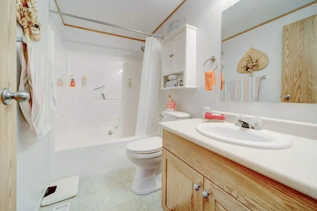 801 232 Street Hillcrest AB T0K 1C0