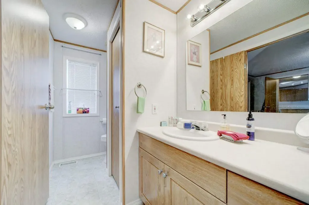801 232 Street Hillcrest AB T0K 1C0