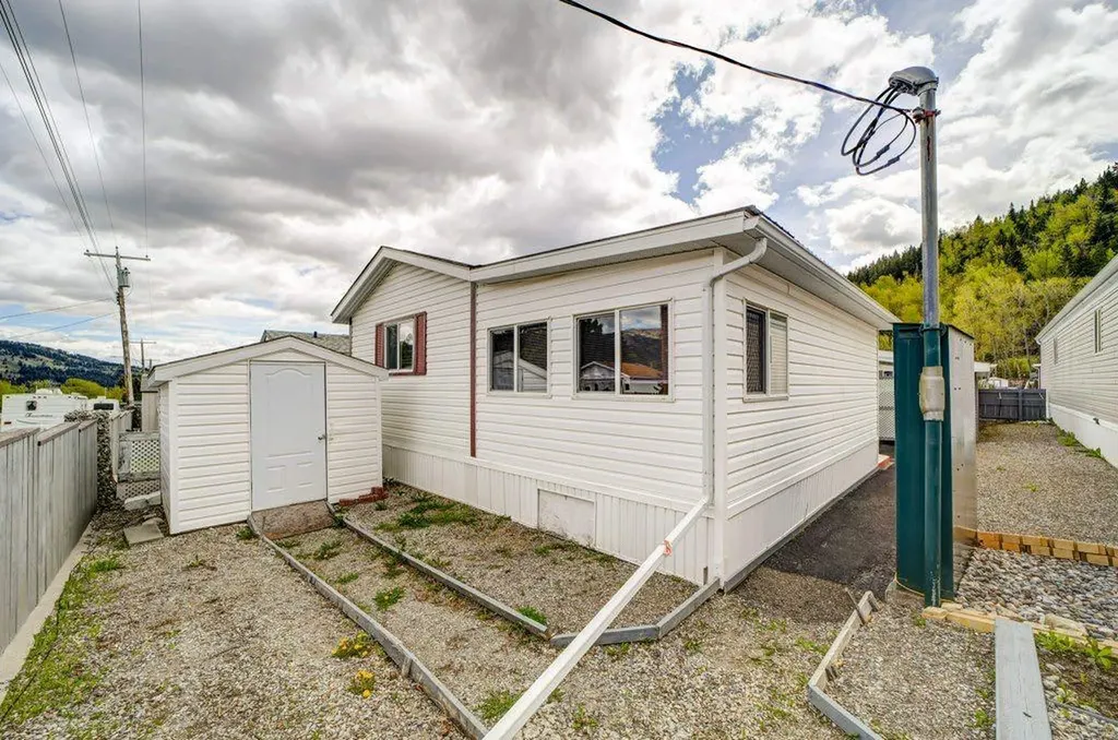 801 232 Street Hillcrest AB T0K 1C0
