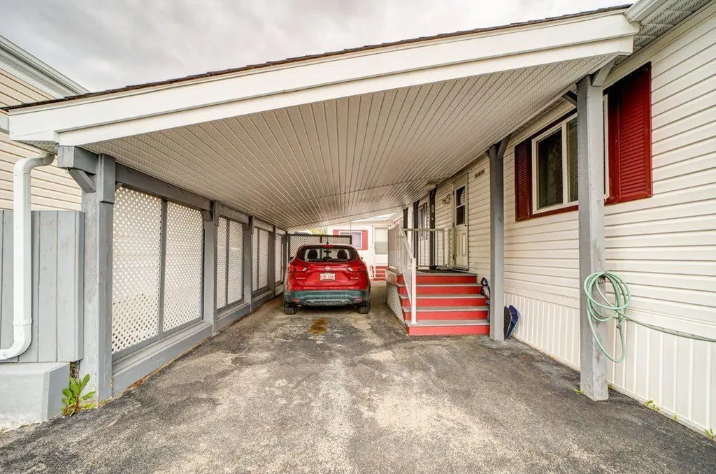 801 232 Street Hillcrest AB T0K 1C0