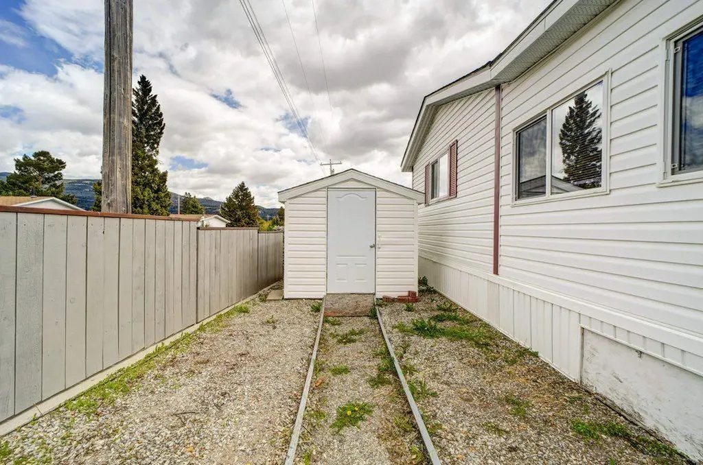 801 232 Street Hillcrest AB T0K 1C0