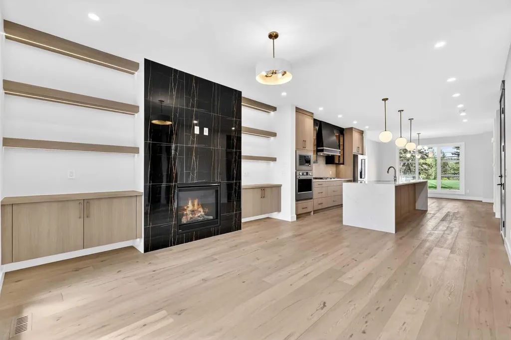 8517 48 Avenue NW Calgary AB T3B 2B1