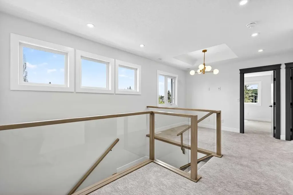 8517 48 Avenue NW Calgary AB T3B 2B1