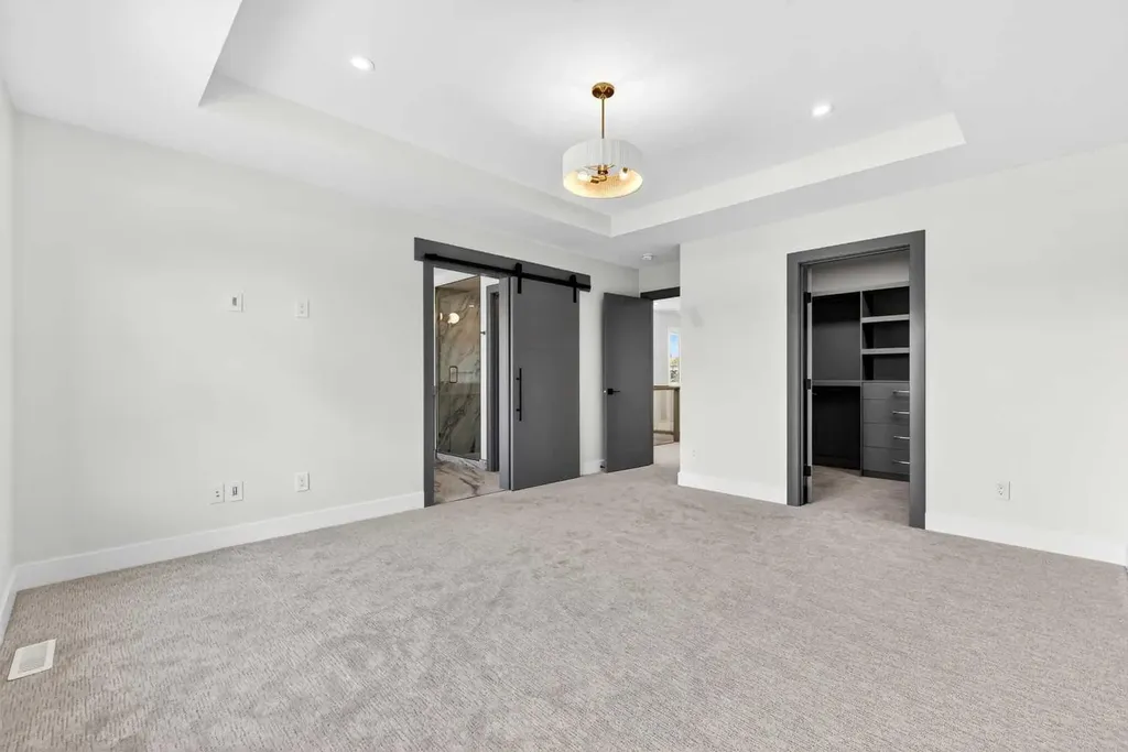 8517 48 Avenue NW Calgary AB T3B 2B1
