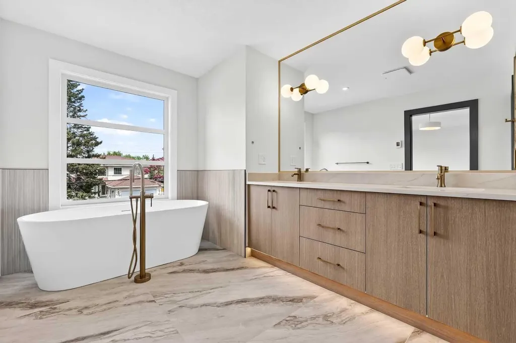 8517 48 Avenue NW Calgary AB T3B 2B1