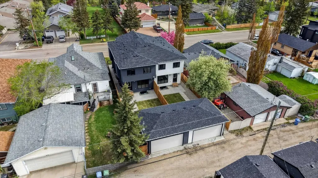 8517 48 Avenue NW Calgary AB T3B 2B1