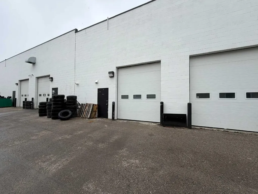 2966 Main Street SE Airdrie AB T4B 3G4