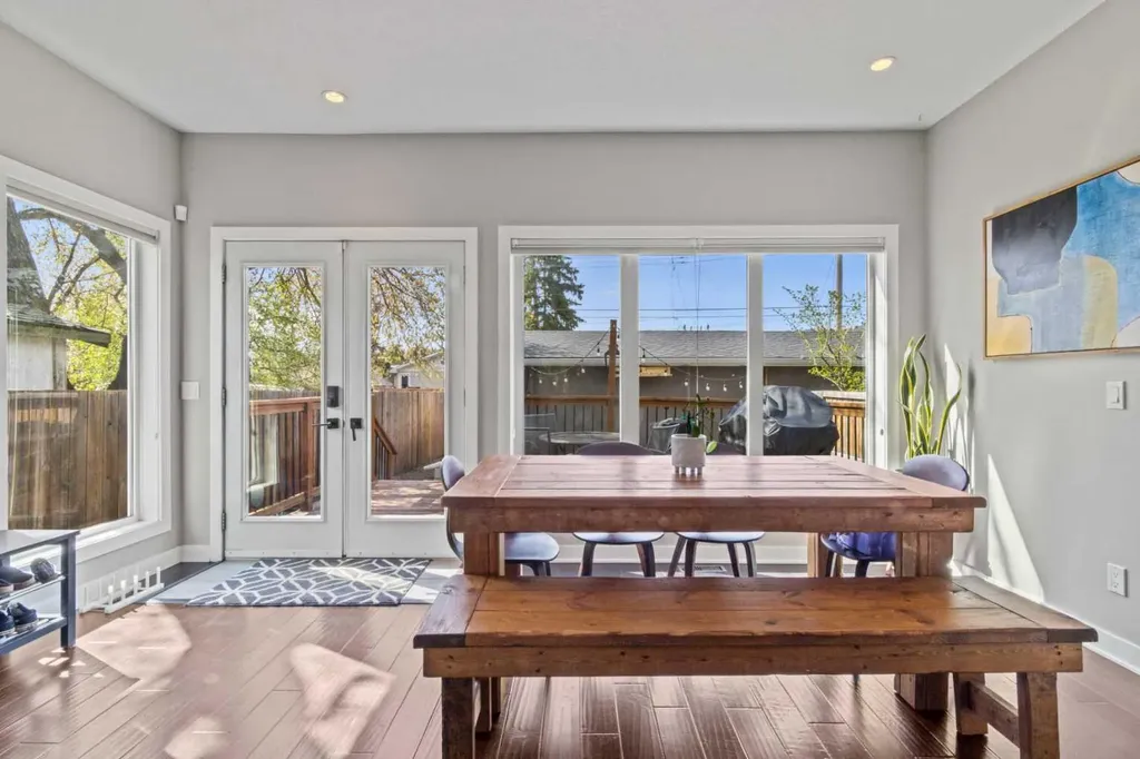 6417 34 Avenue NW Calgary AB T3B 1M9