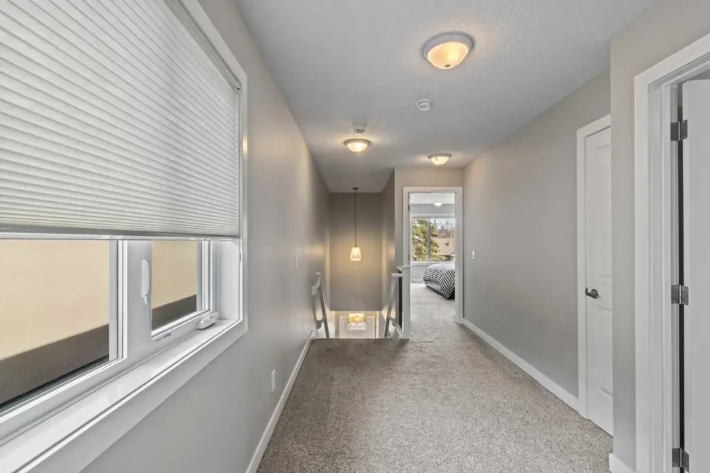 6417 34 Avenue NW Calgary AB T3B 1M9