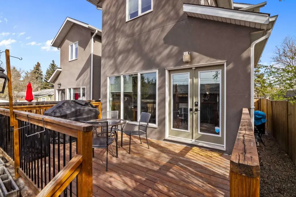 6417 34 Avenue NW Calgary AB T3B 1M9