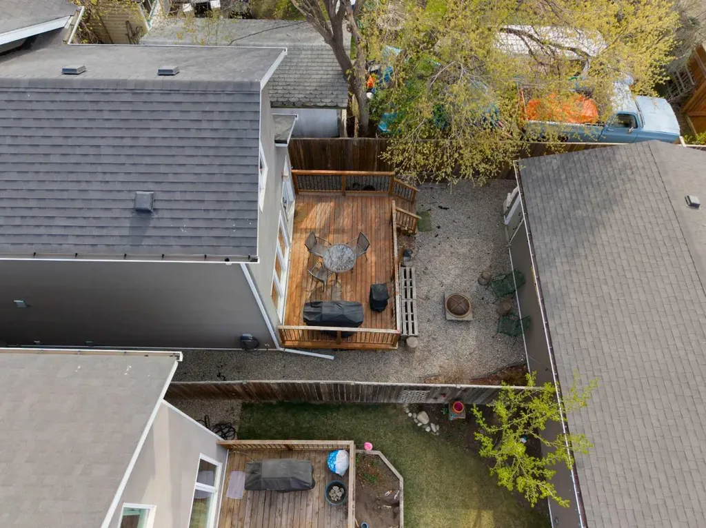 6417 34 Avenue NW Calgary AB T3B 1M9