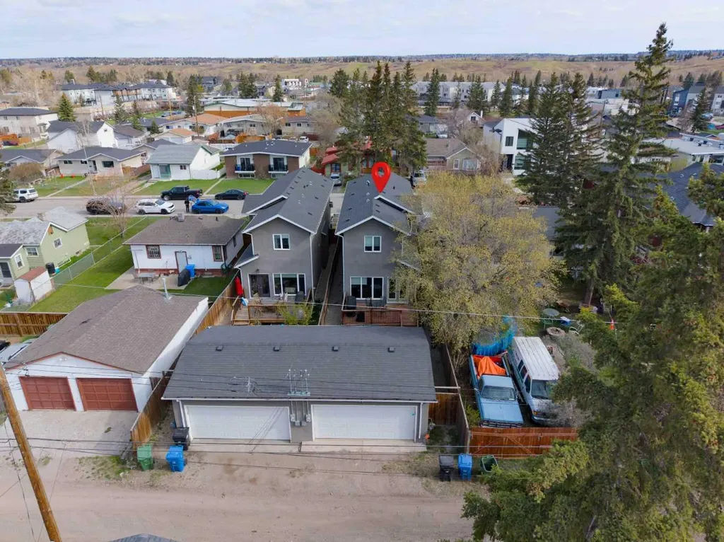 6417 34 Avenue NW Calgary AB T3B 1M9