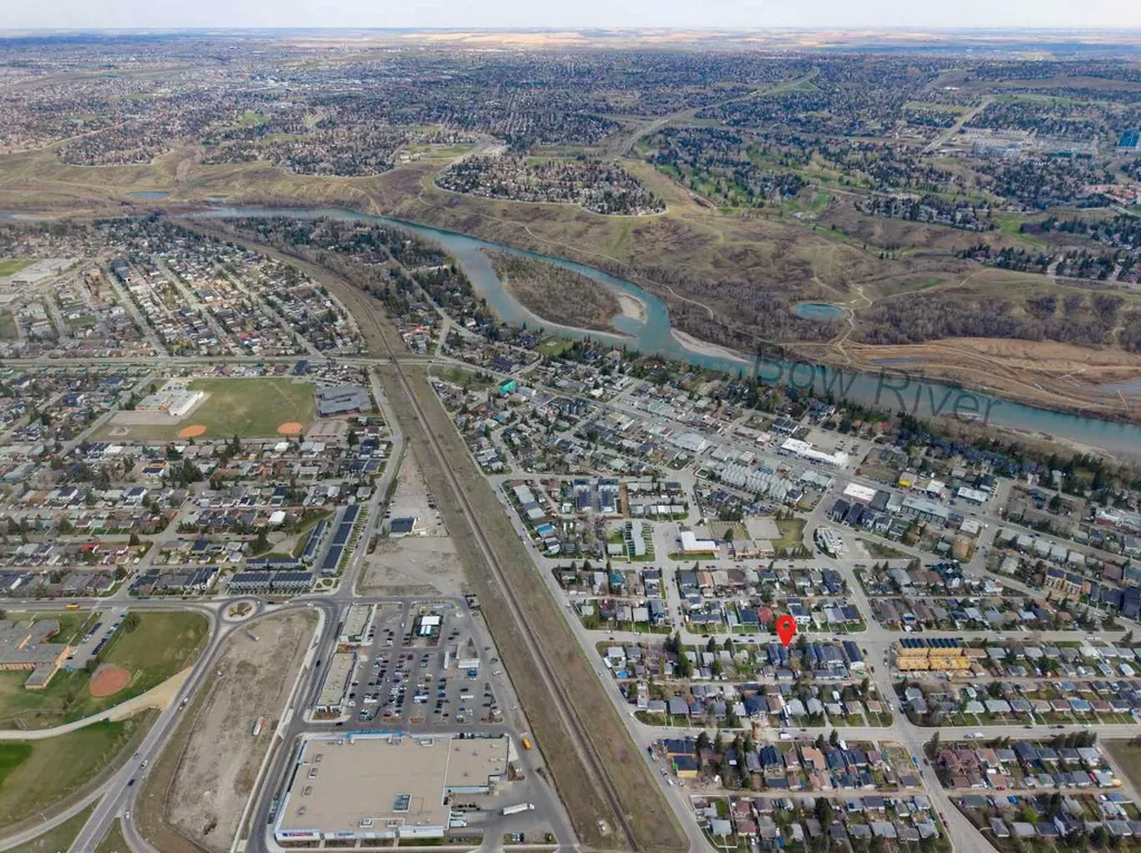 6417 34 Avenue NW Calgary AB T3B 1M9