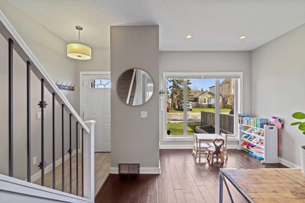 6417 34 Avenue NW Calgary AB T3B 1M9