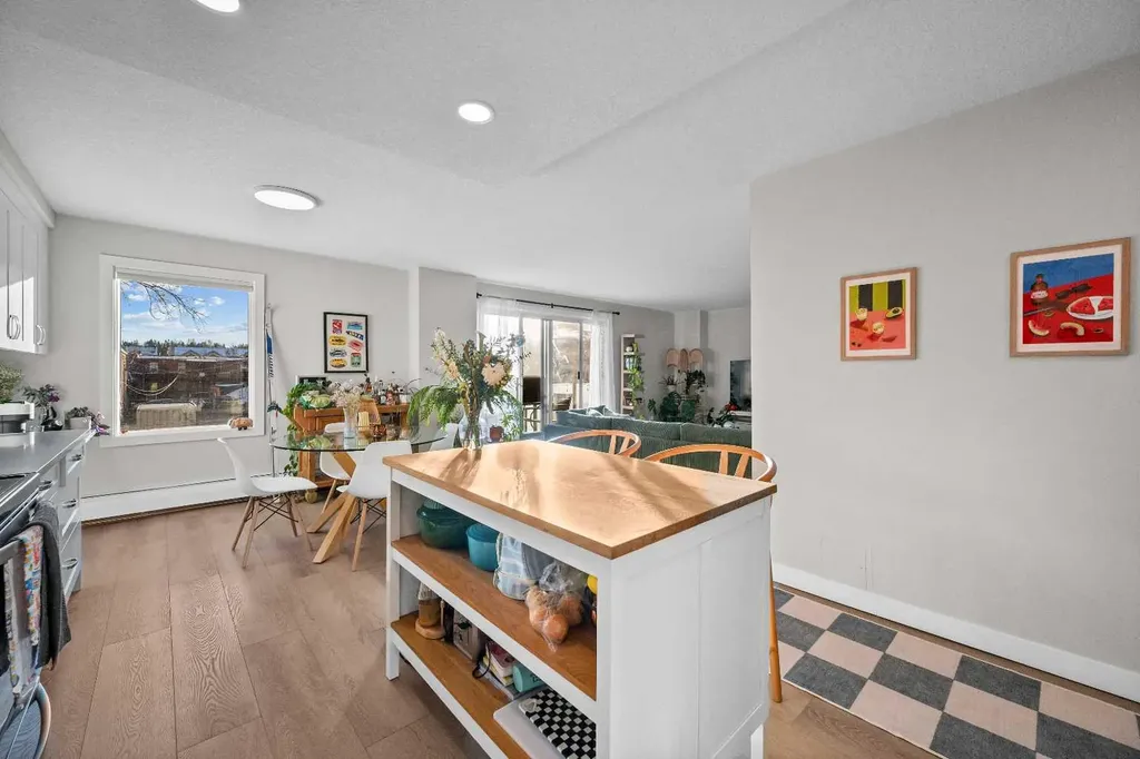 1208 14 Avenue SW Calgary AB T3C 0V9