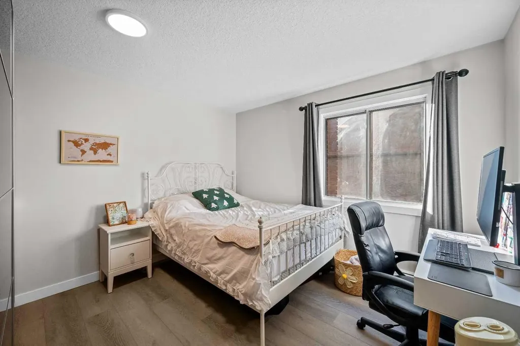 1208 14 Avenue SW Calgary AB T3C 0V9