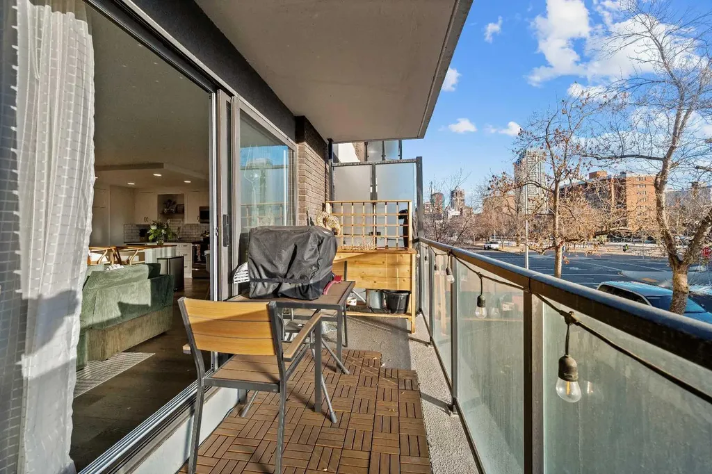 1208 14 Avenue SW Calgary AB T3C 0V9