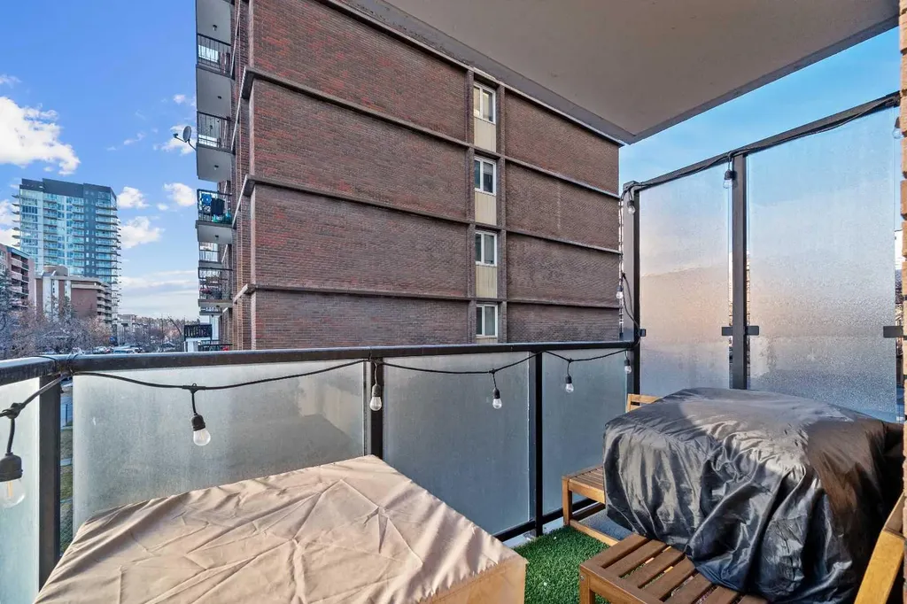 1208 14 Avenue SW Calgary AB T3C 0V9
