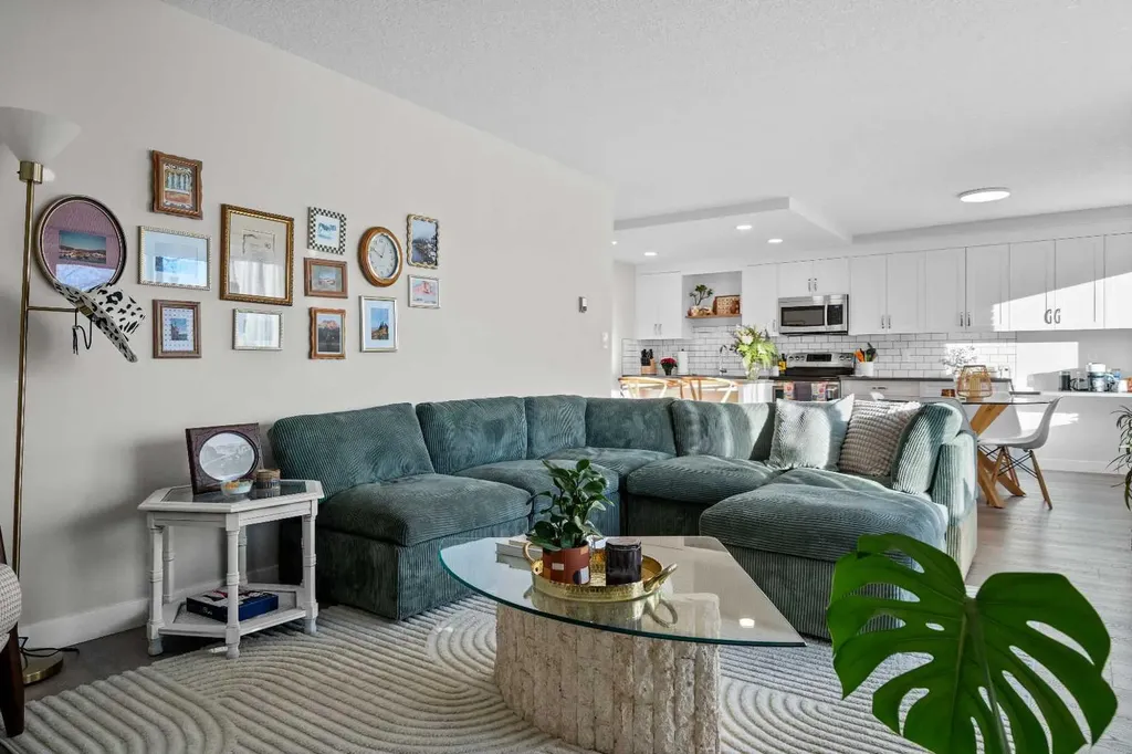 1208 14 Avenue SW Calgary AB T3C 0V9