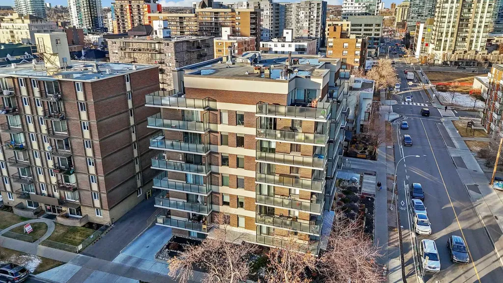 1208 14 Avenue SW Calgary AB T3C 0V9