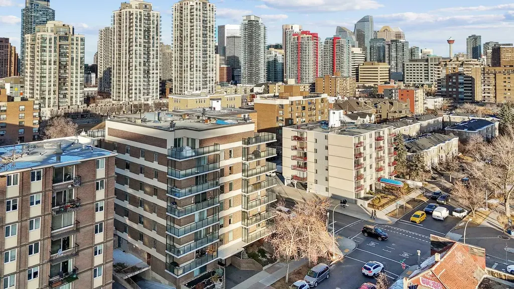 1208 14 Avenue SW Calgary AB T3C 0V9